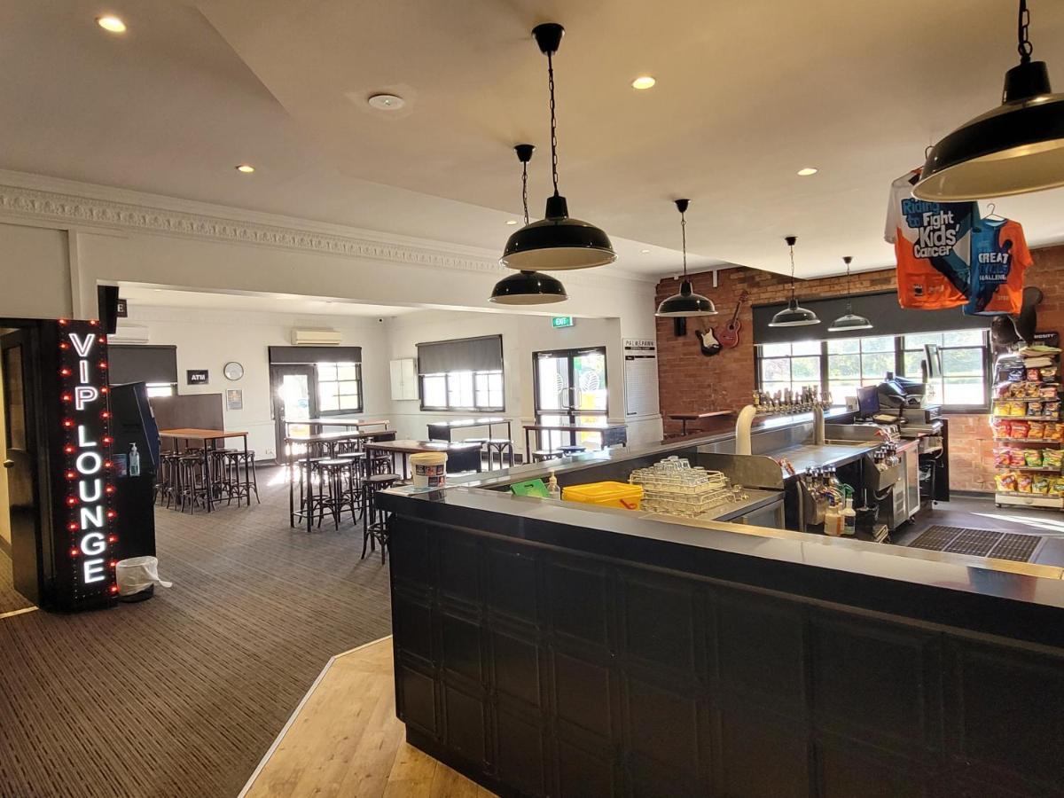 Palm And Pawn Motor Inn 와가와가 외부 사진